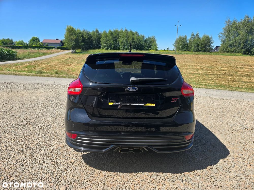 Ford Focus 2.0 EcoBoost ST mit Leder-Exclusiv-Paket - 8