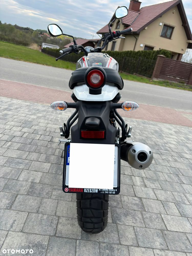 Yamaha XSR - 8
