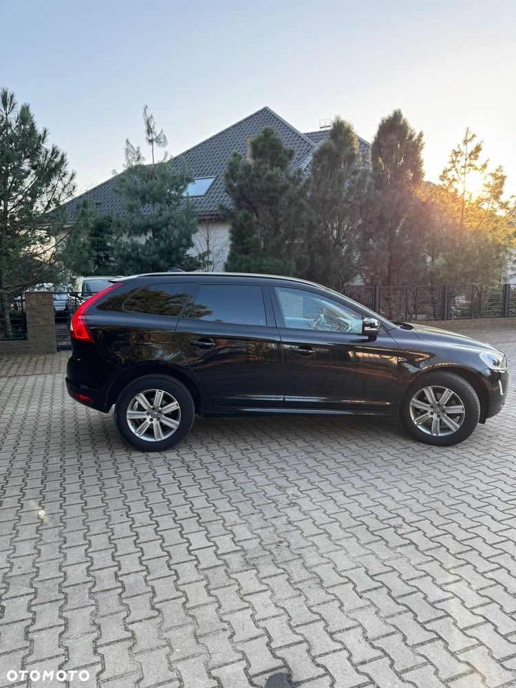 Volvo XC 60 D3 Drive-E Momentum - 1