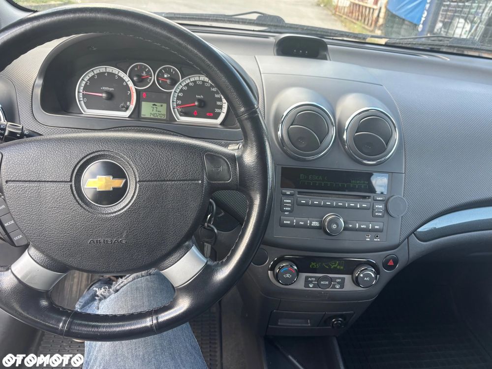 Chevrolet Aveo - 25