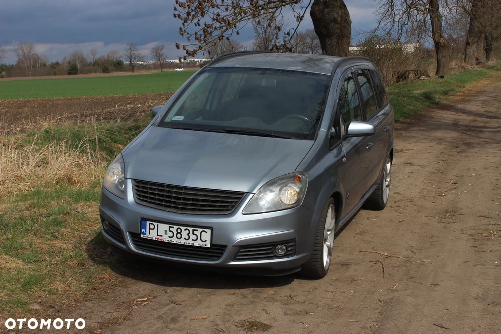 Opel Zafira 2.0 T Sport - 25