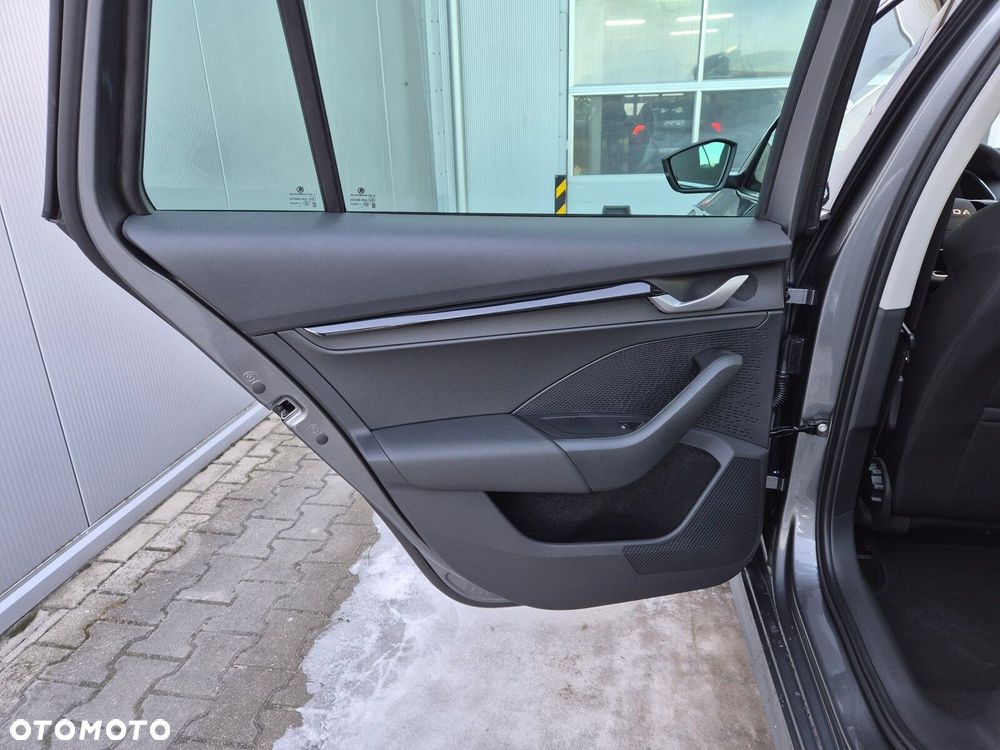 Skoda Octavia 2.0 TSI Drive Selection 4x4 DSG - 18