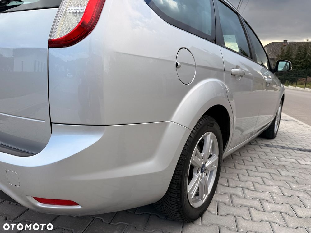 Ford Focus 1.6 Ambiente - 16