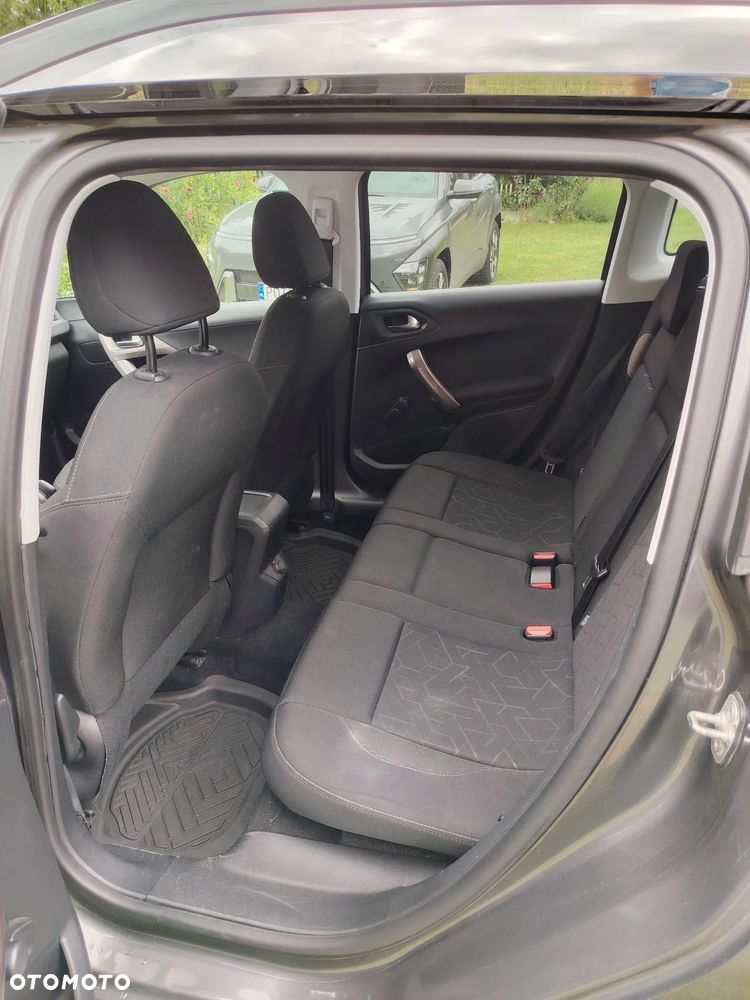 Peugeot 2008 1.2 Pure Tech Style S&S - 6