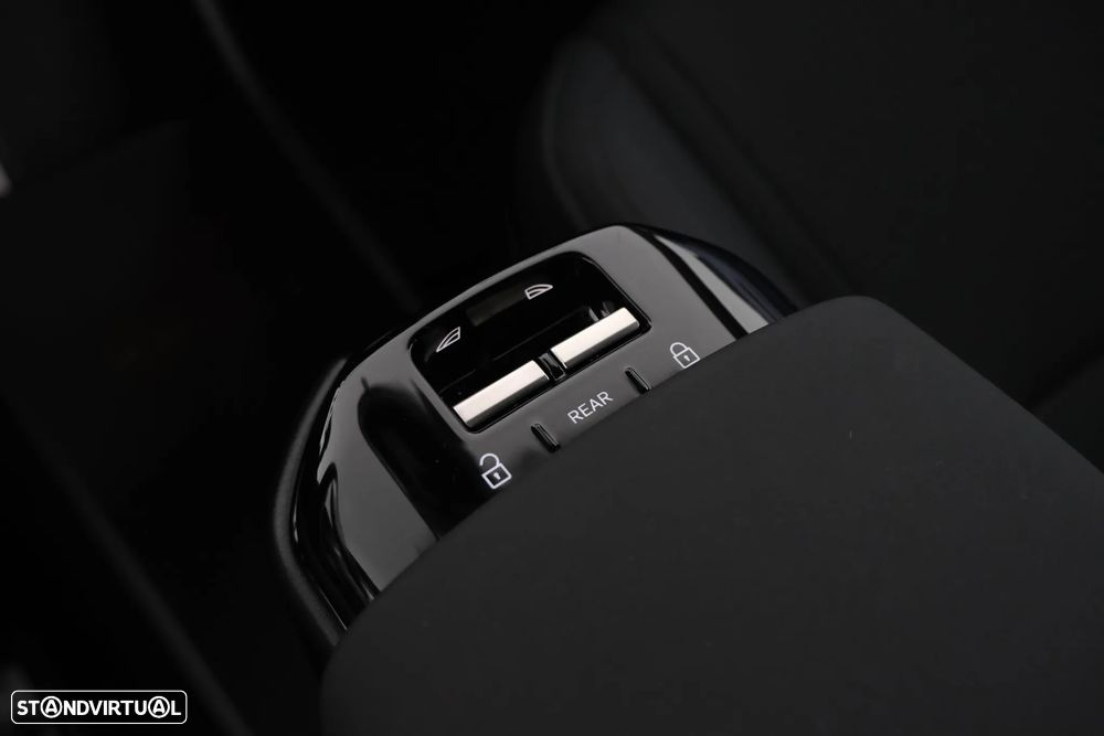 Volvo EX30 Single Motor Extended Range RWD Core - 31