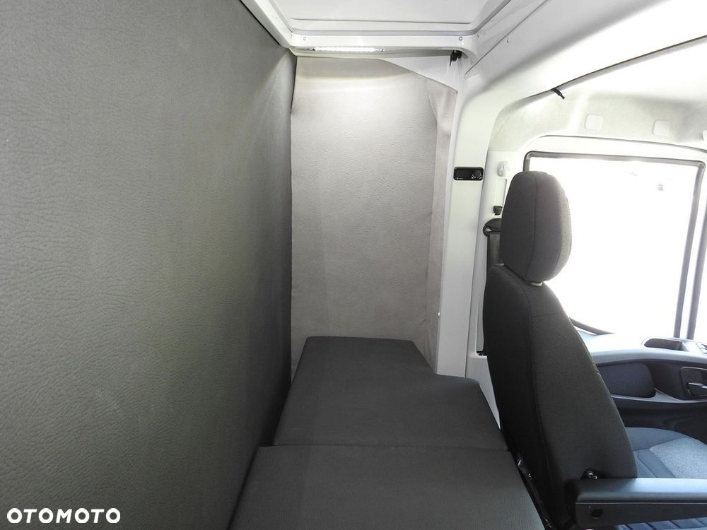 Iveco DAILY 35S18 NOWY PLANDEKA 8 PALET TEMPOMAT NAWIGACJA LEDY AUTOMAT HI-MATIC GWARANCJA PRODUCENTA  180KM - 41