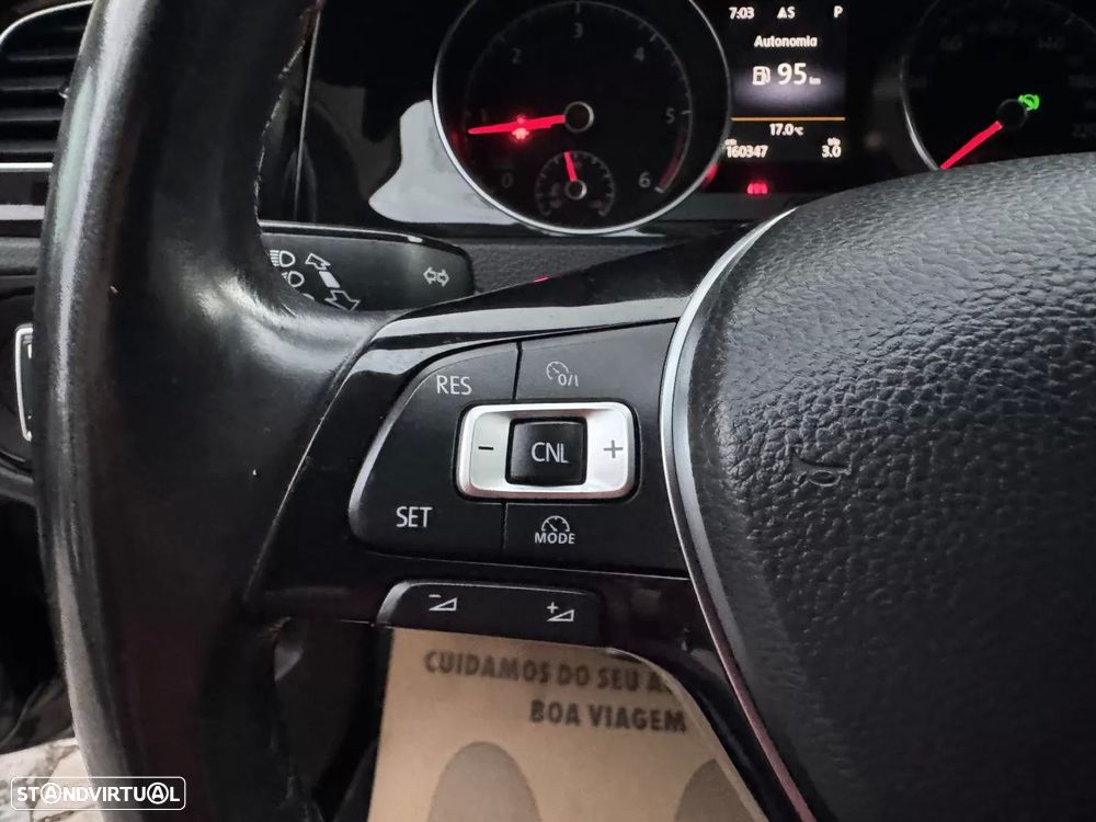 VW Golf Variant 1.6 TDi Highline DSG - 30