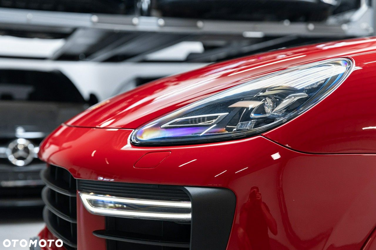 Porsche Cayenne GTS - 15