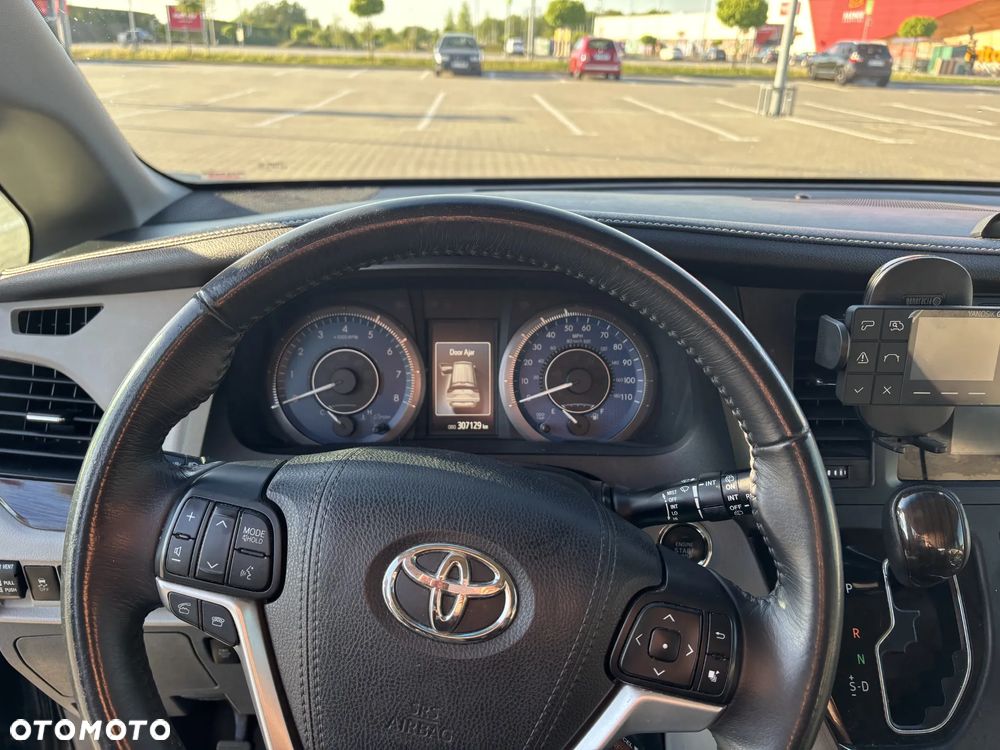 Toyota Sienna 3.5 V6 - 15