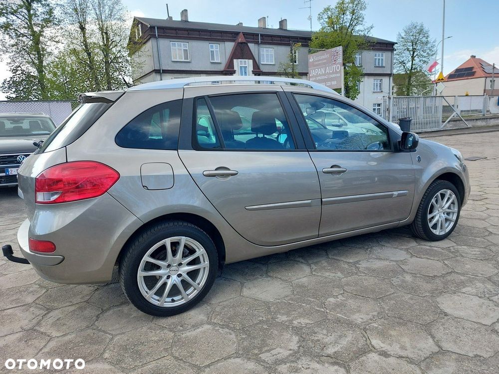 Renault Clio - 9