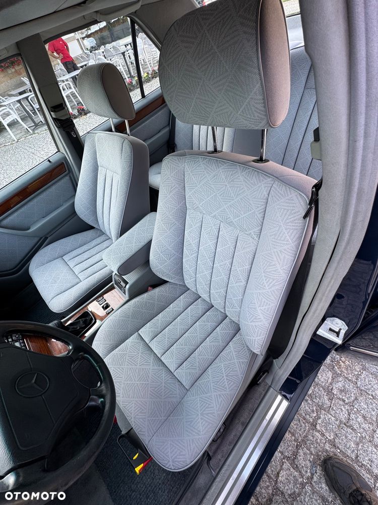 Mercedes-Benz Klasa E 220 - 19