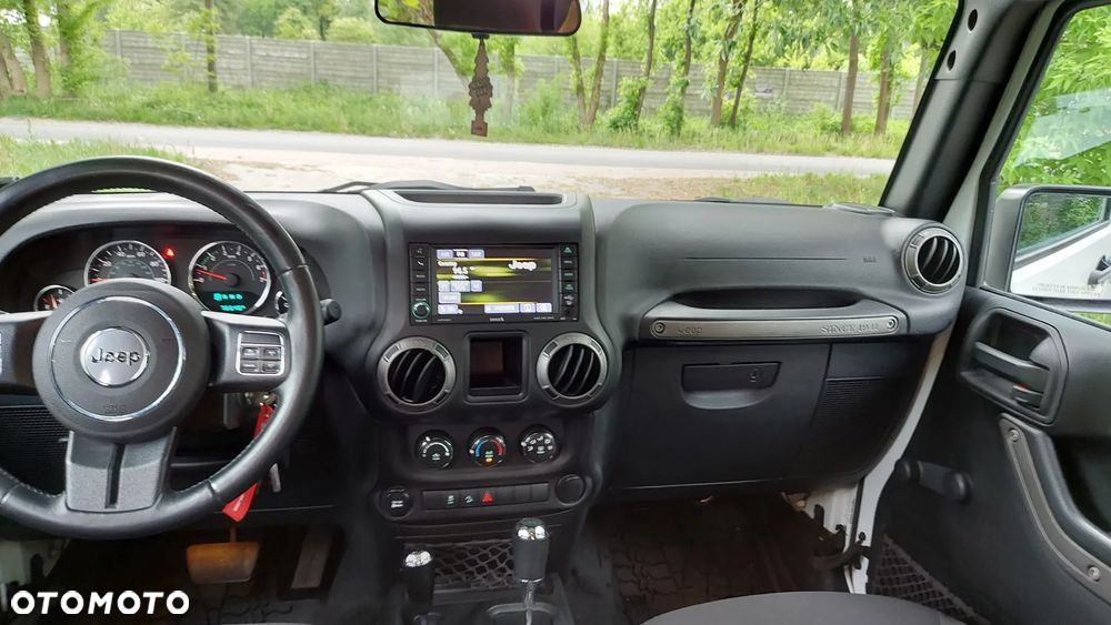 Jeep Wrangler 3.6 Unlim 75th Anniv - 10
