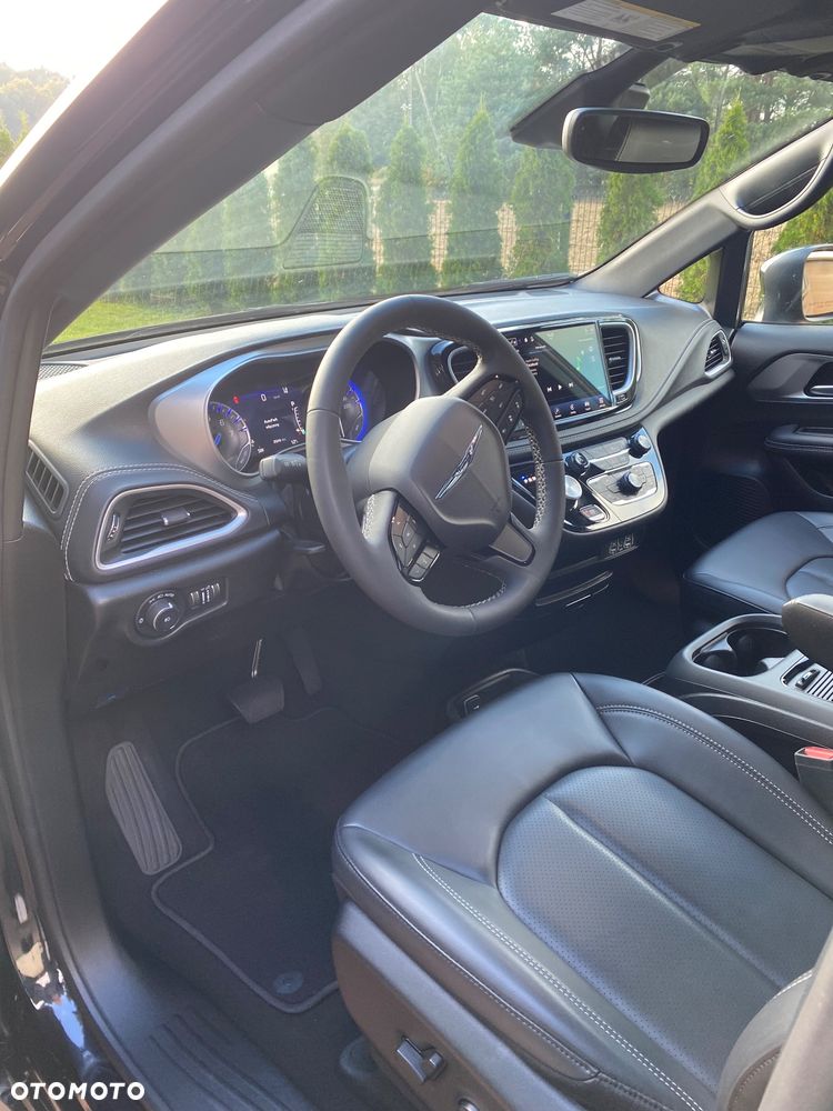 Chrysler Pacifica - 20