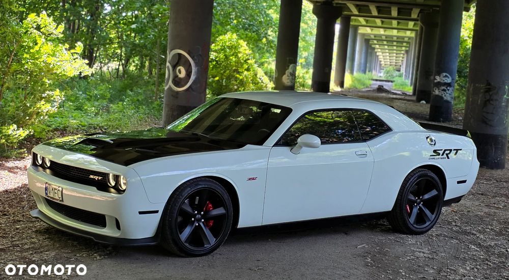Dodge Challenger - 11