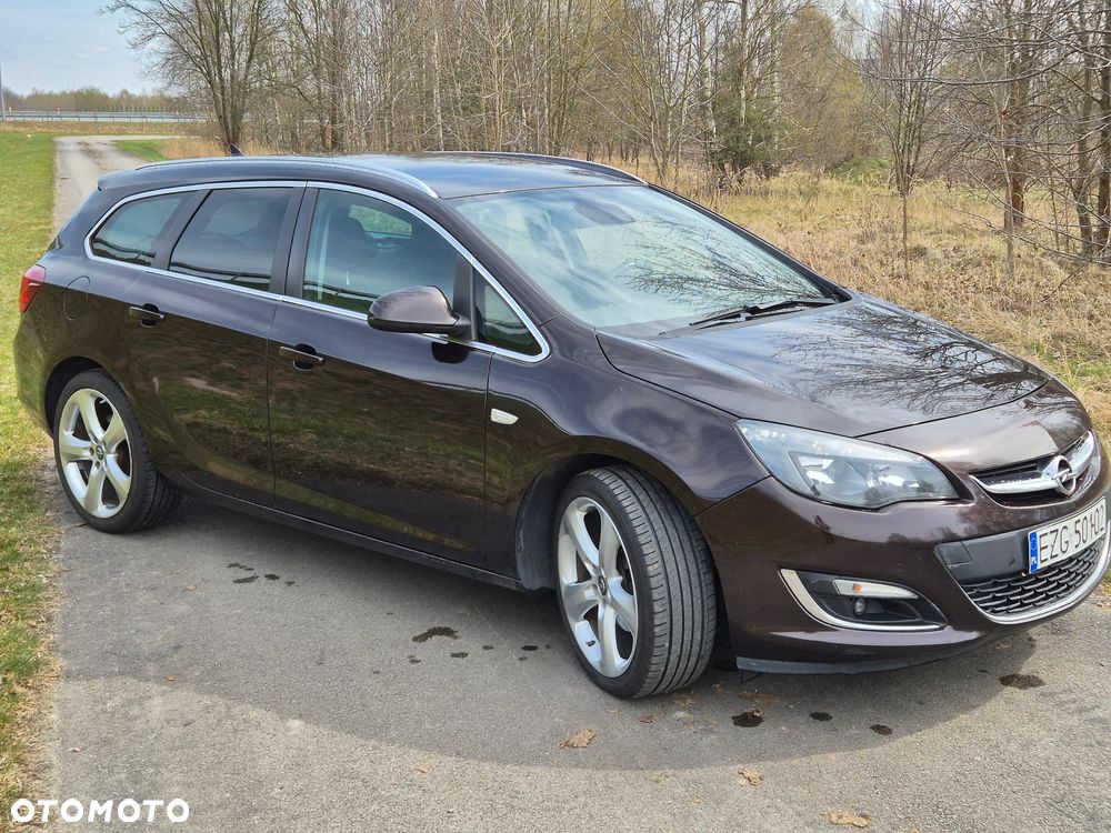 Opel Astra 2.0 CDTI DPF SportsTourer Exklusiv - 8