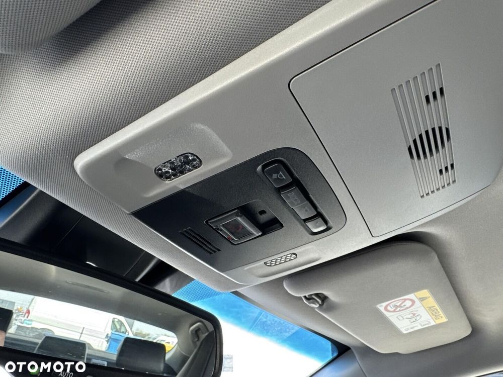 Toyota Camry 2.5 Hybrid Comfort CVT - 27