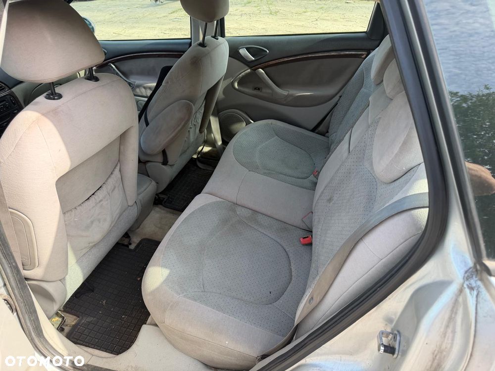 Citroën C5 2.2 HDi SX - 8