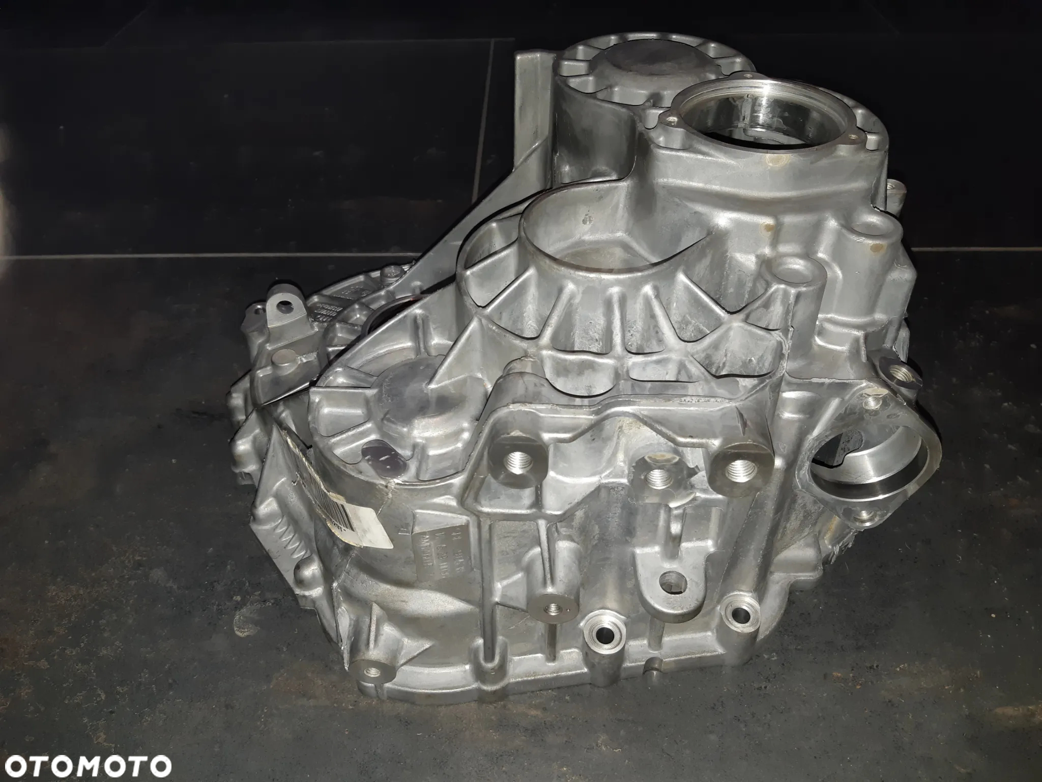 OBUDOWA SKRZYNI BIEGÓW VW Tiguan 2.0TDI 4X4 SBE 0A6301104H - 4