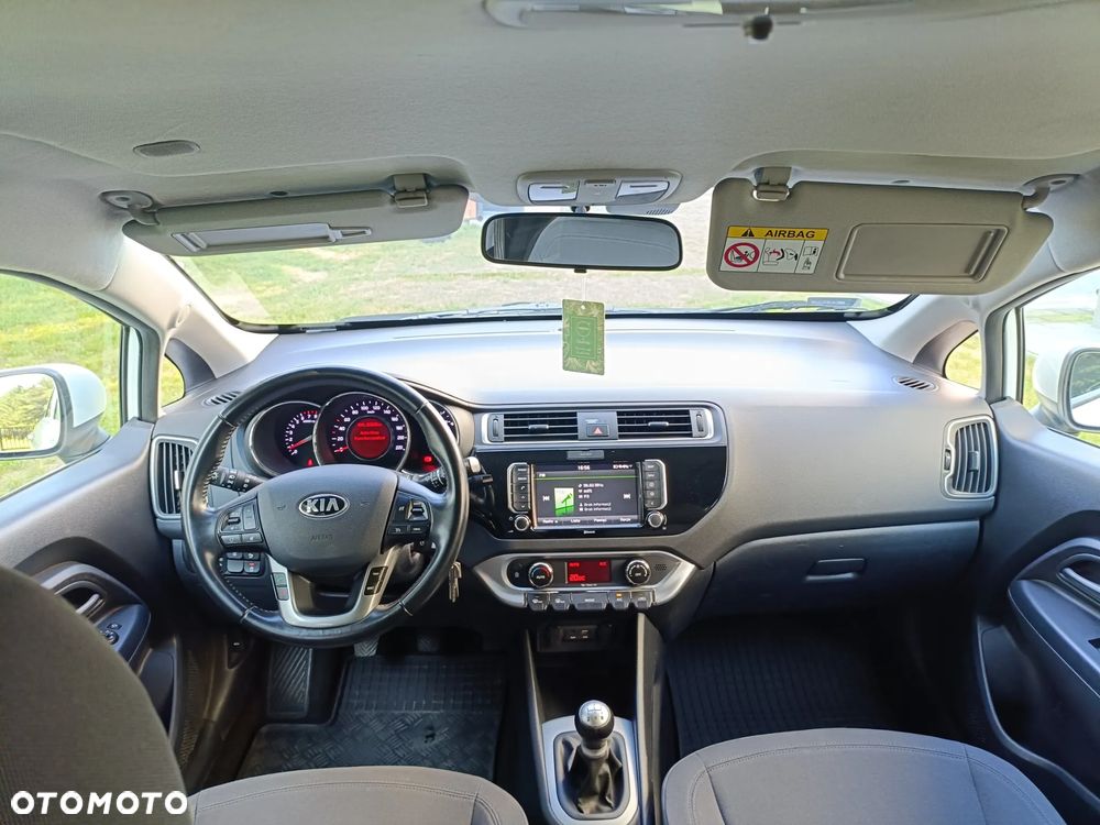 Kia Rio - 10