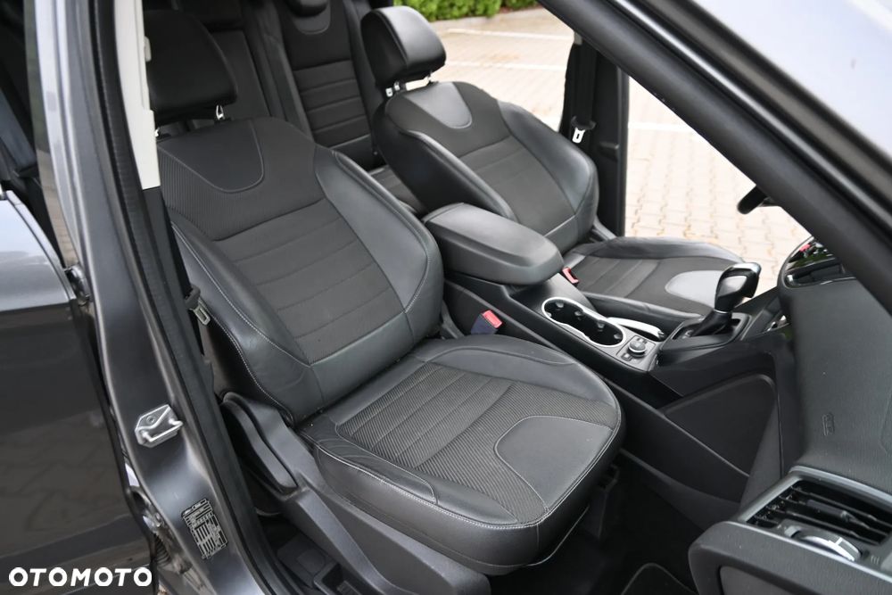 Ford Kuga 2.0 TDCi 4x4 Titanium - 27