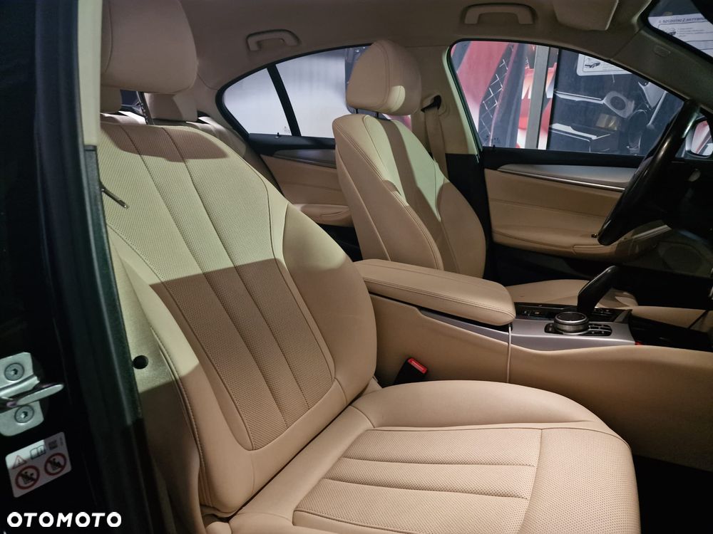 BMW Seria 5 518d mHEV Luxury Line - 18