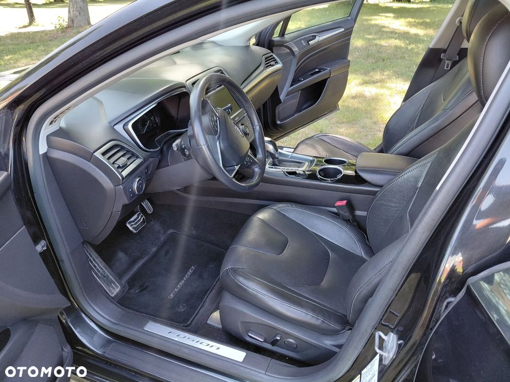 Ford Mondeo 2.0 EcoBoost Titanium - 17