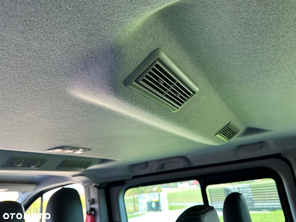 Renault Trafic SpaceClass 2.0 dCi Escapade EDC - 27