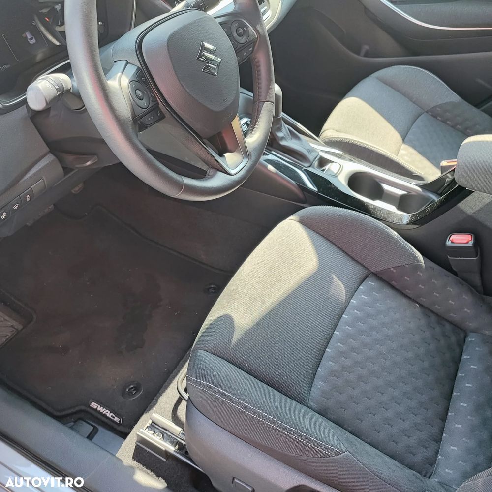 Suzuki Swace 1.8 E-CVT HEV Passion - 9