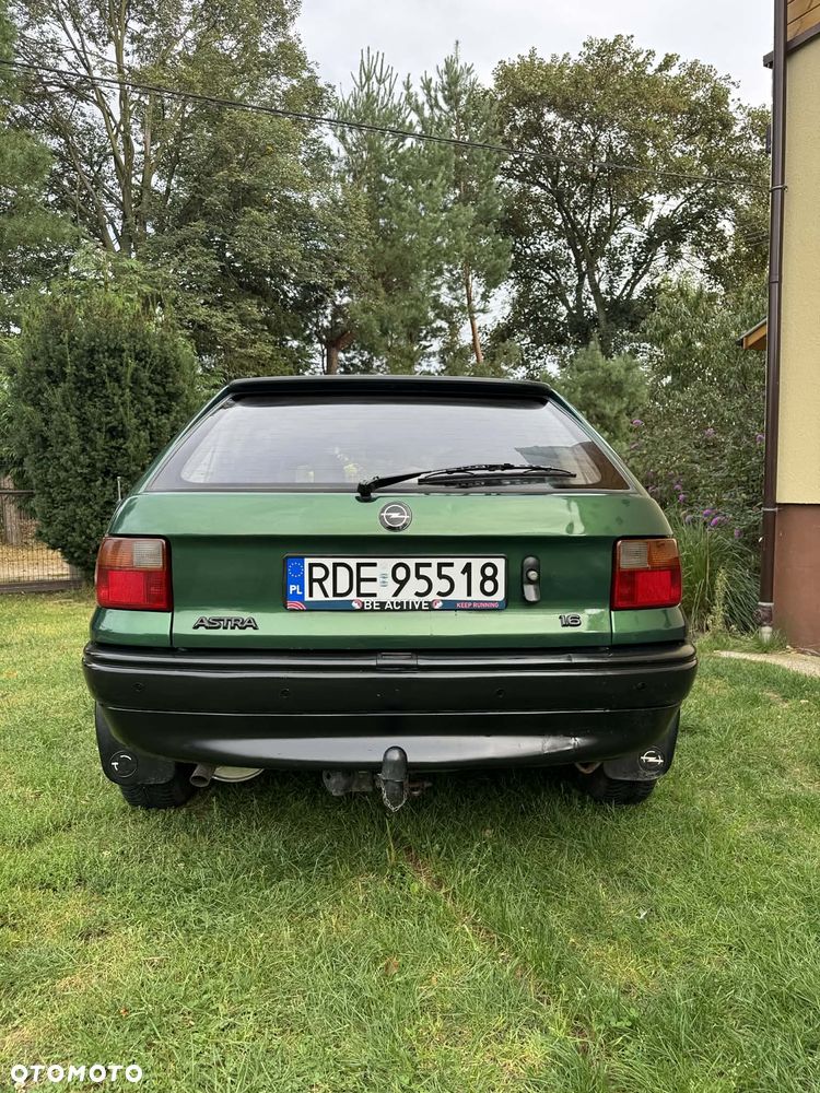 Opel Astra 1.6 - 5
