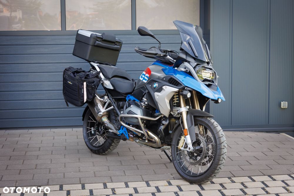 BMW R - 1