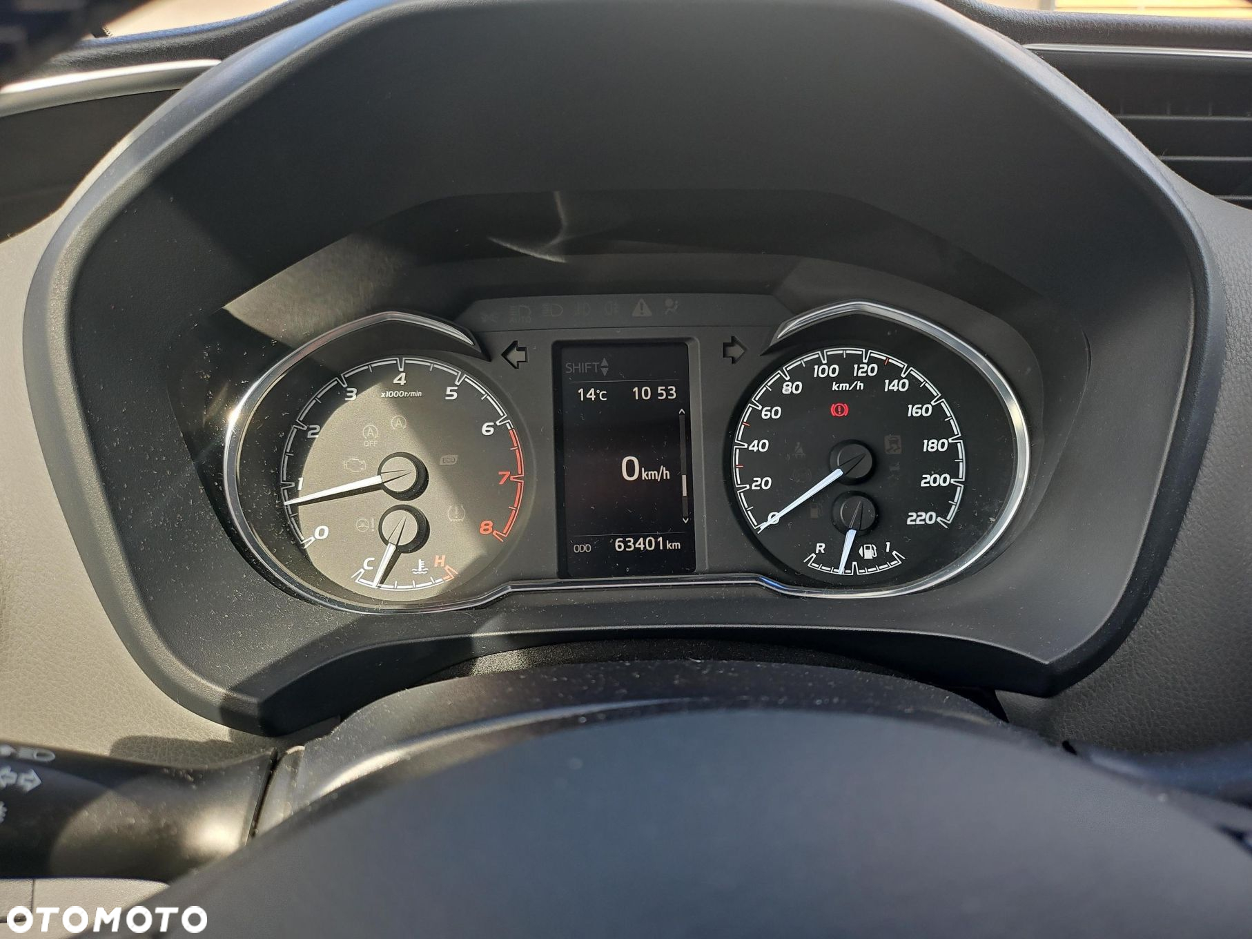 Toyota Yaris - 10
