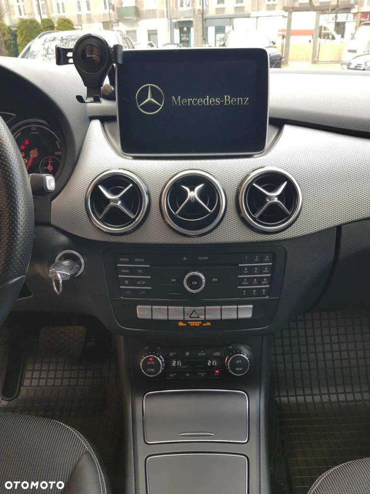 Mercedes-Benz Klasa B (Electric Drive) 250 e - 23