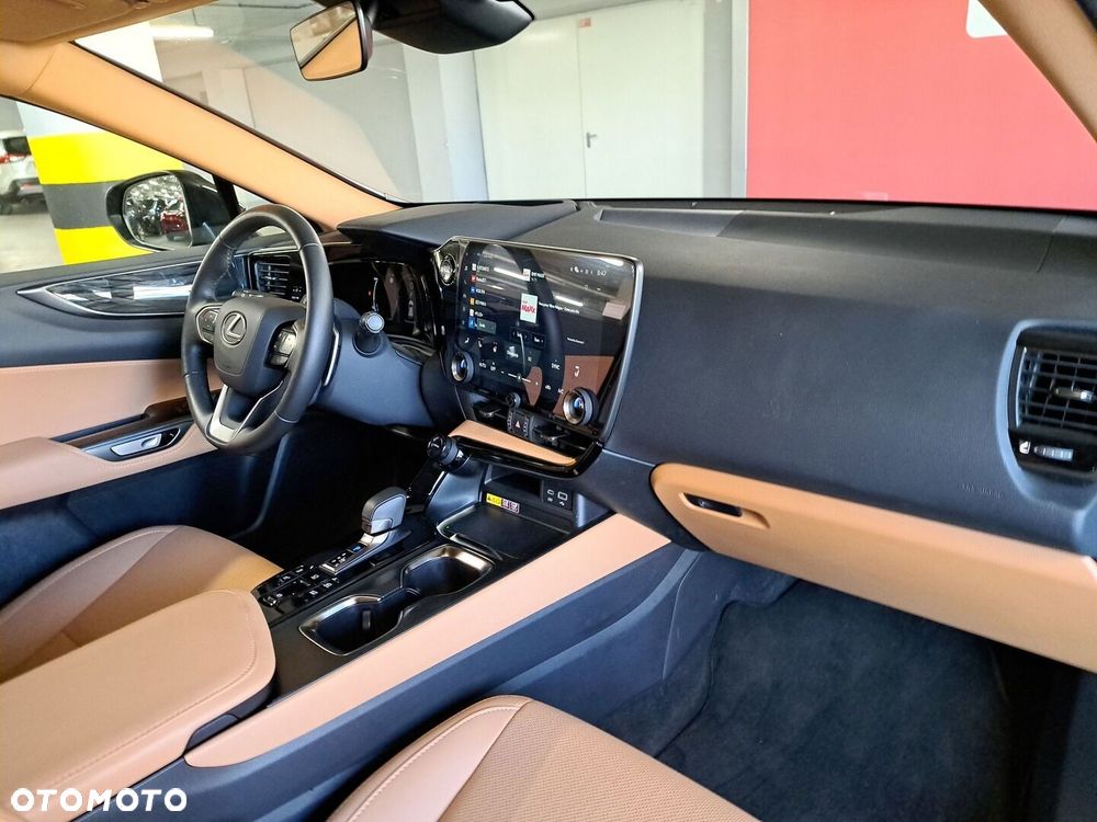 Lexus NX 2025