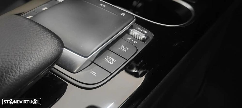 Mercedes-Benz A 250 - 40