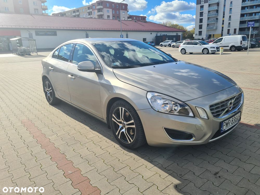 Volvo S60 D3 Momentum - 1