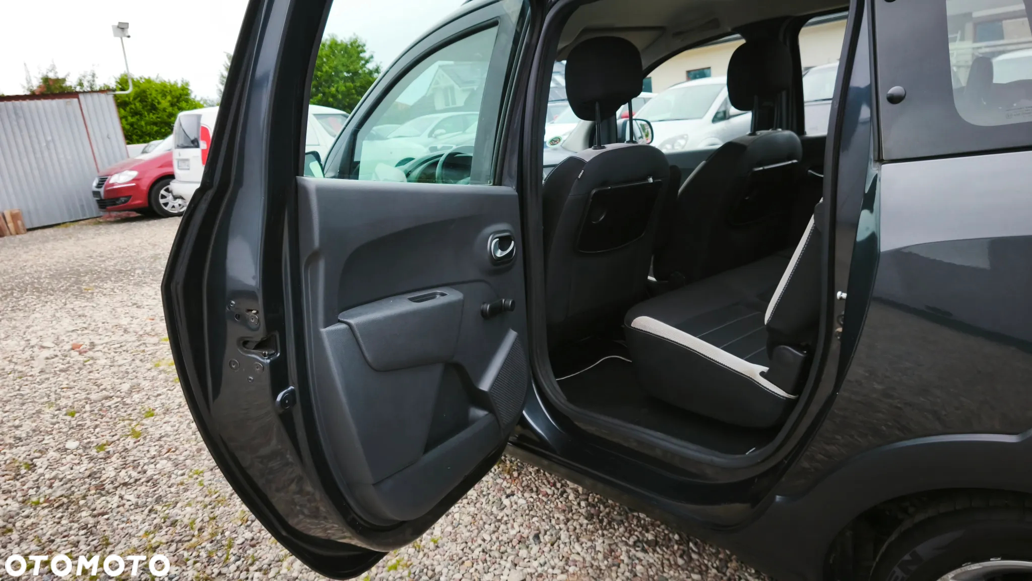Dacia Lodgy SCe 100 Stepway - 24