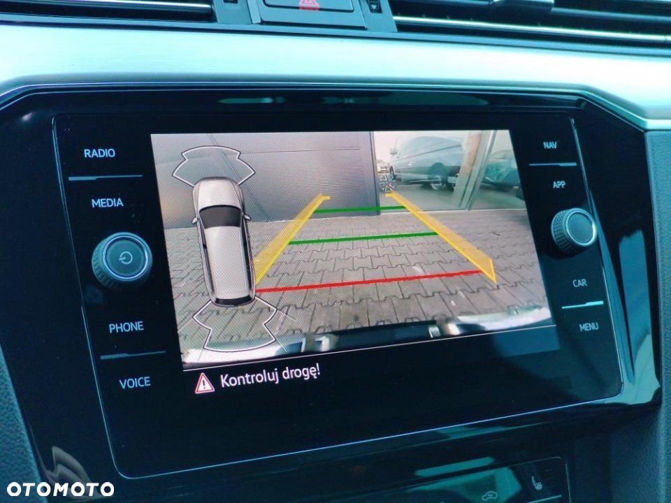Volkswagen Passat - 36