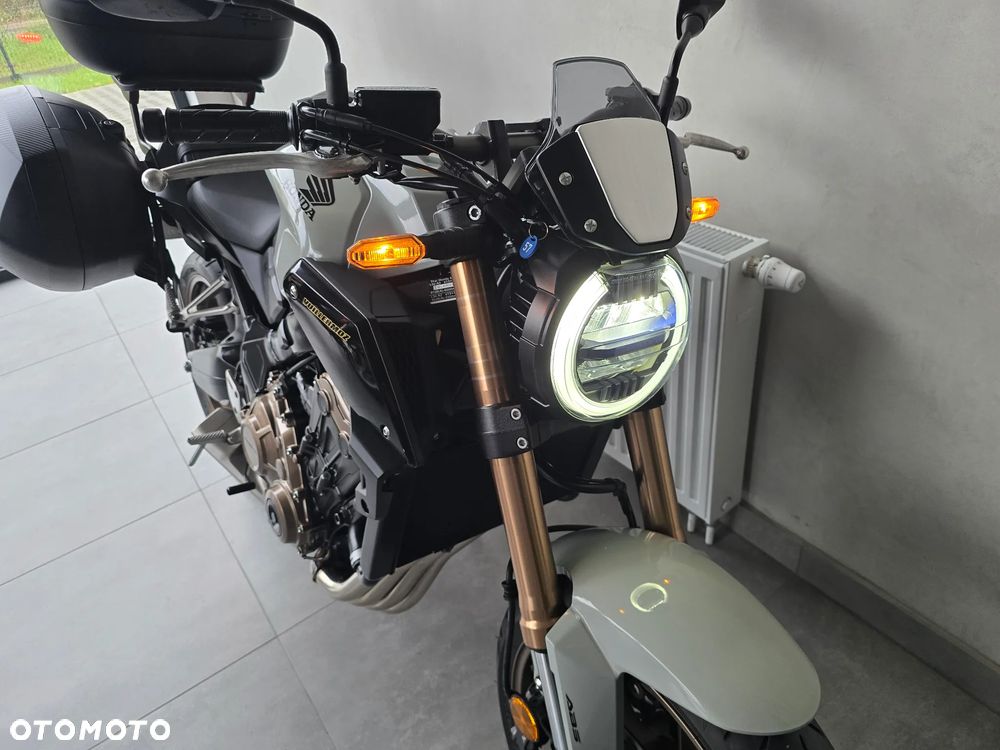 Honda CB - 40