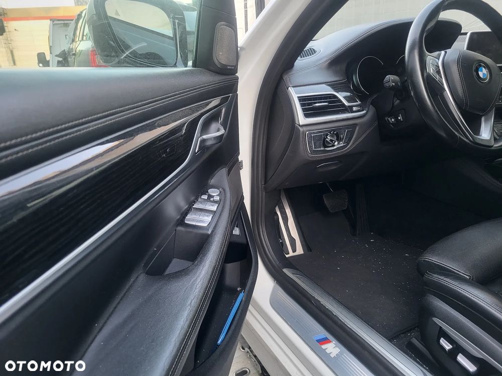 BMW Seria 7 750Li xDrive - 6