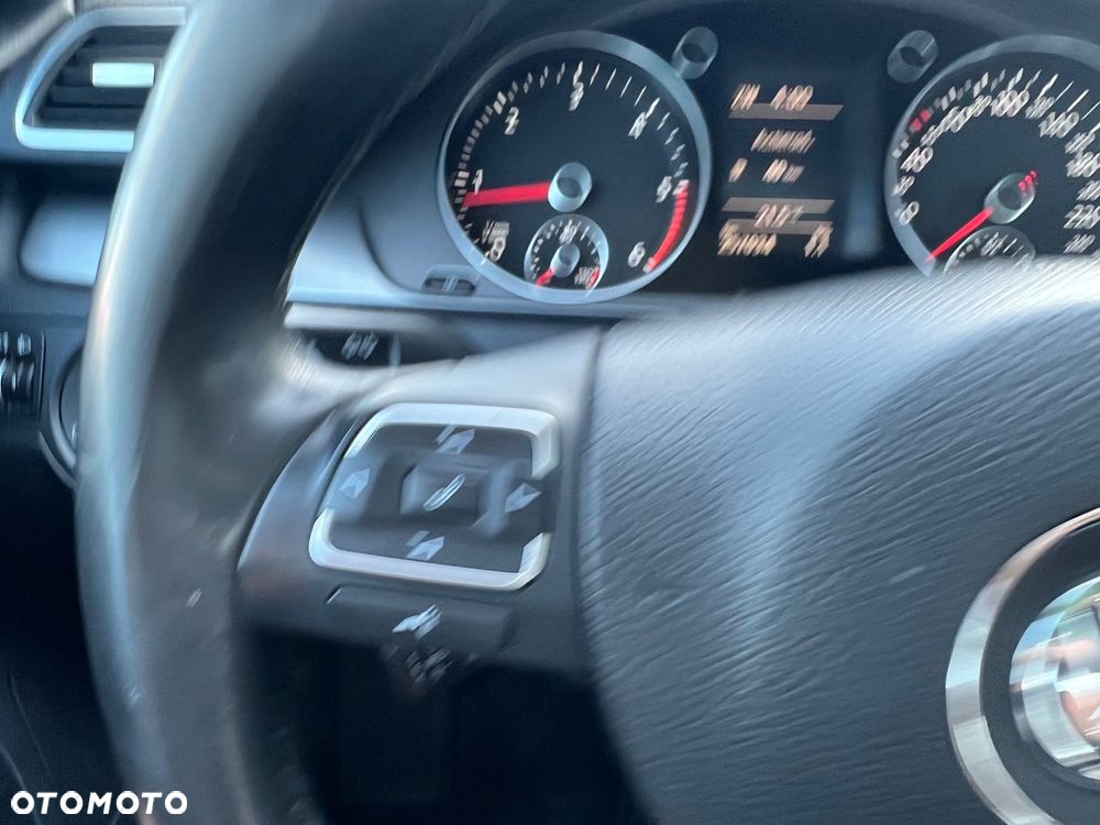 Volkswagen Passat 1.6 TDI BMT Comfortline - 29