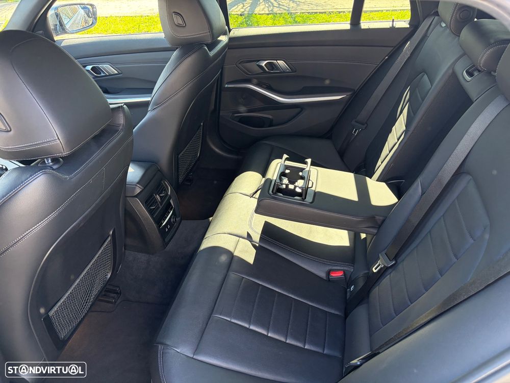 BMW 320 d Line Luxury Auto - 27