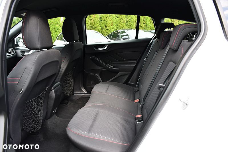 Ford Focus 1.5 EcoBlue Start-Stopp-System ST-LINE X - 20