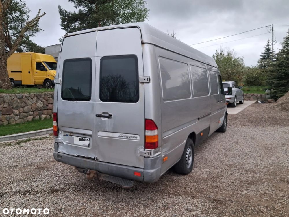 Mercedes-Benz Sprinter - 4