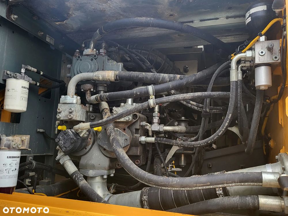 Liebherr R938 LC - 15