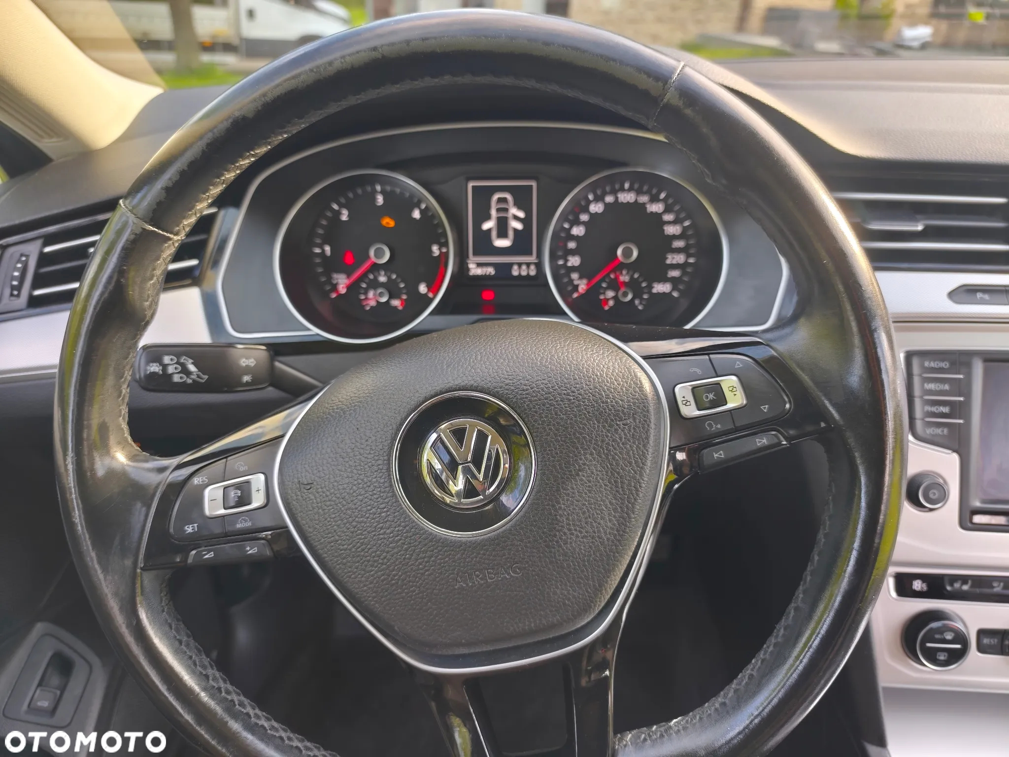 Volkswagen Passat 2.0 TDI BMT Comfortline - 11