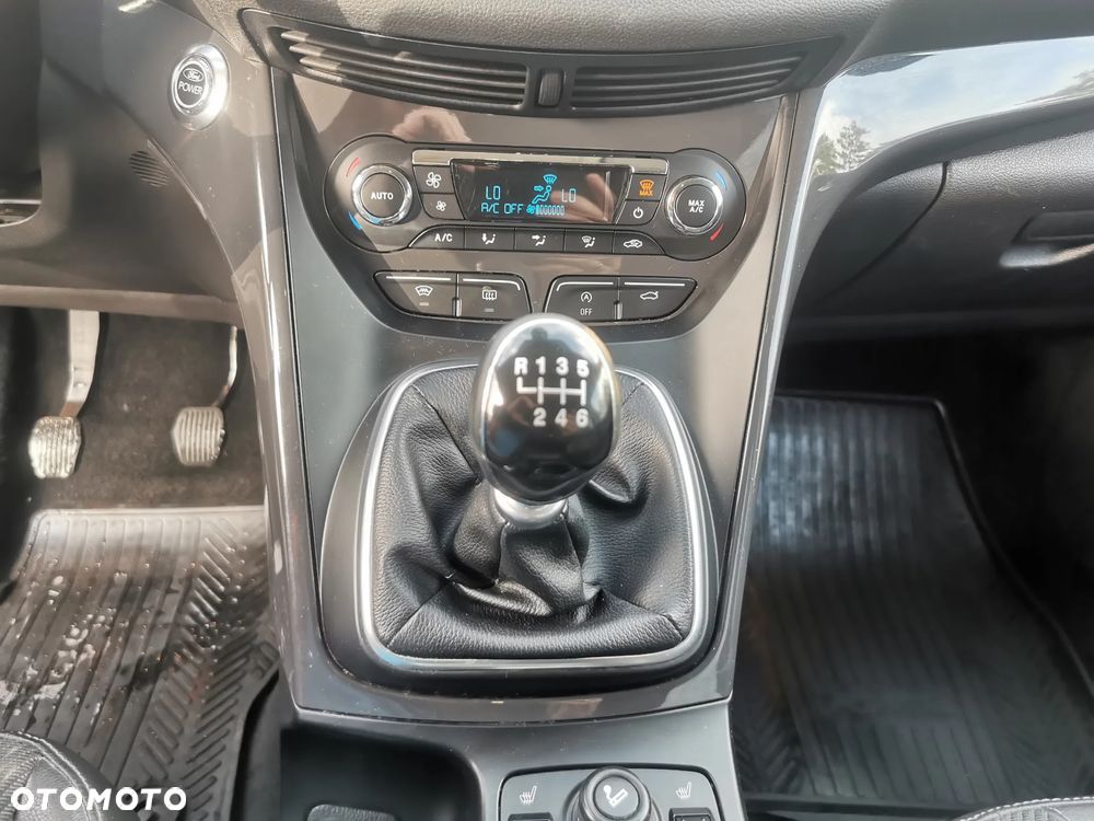 Ford Kuga 1.6 EcoBoost 2x4 Titanium - 13