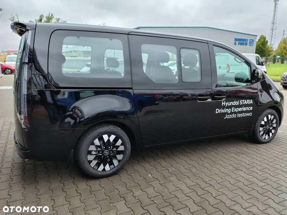 Hyundai Staria 1.6 T-GDI HEV Luxury - 12