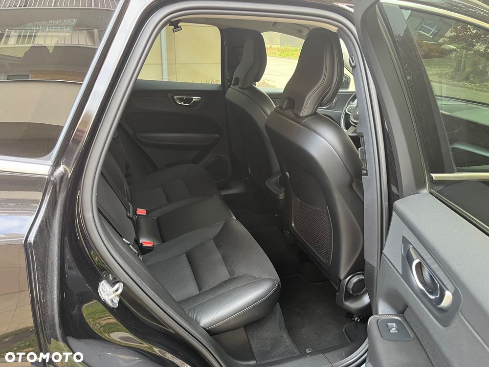 Volvo XC 60 D4 AWD Momentum - 7