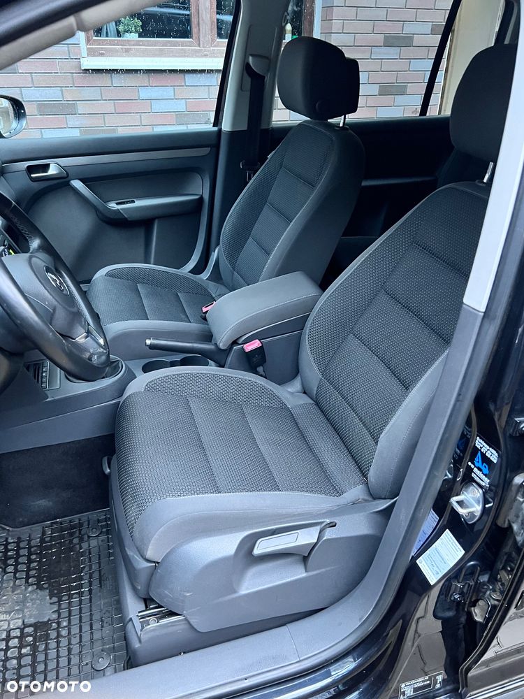 Volkswagen Touran - 18