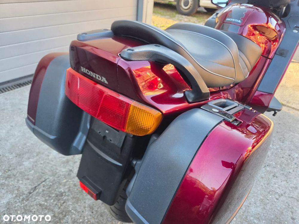 Honda ST - 22